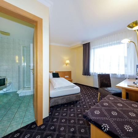 Hotel Zum Adler Nidderau Kültér fotó