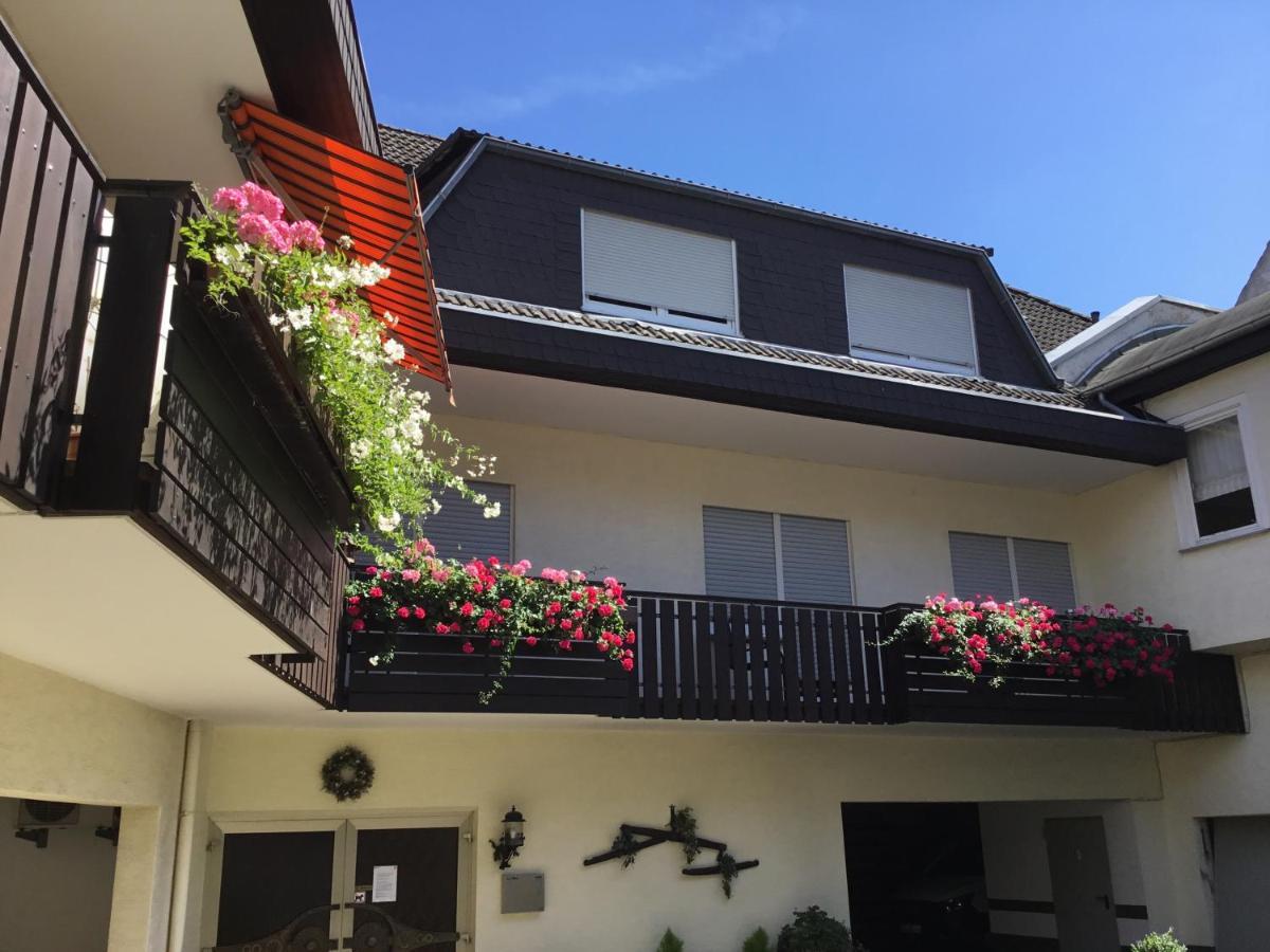 Hotel Zum Adler Nidderau Kültér fotó