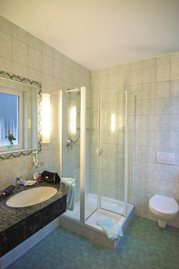Hotel Zum Adler Nidderau Kültér fotó